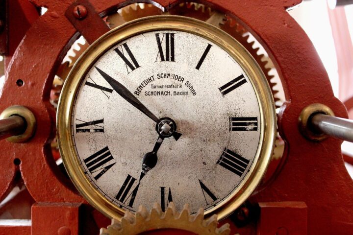 Tower clock 190677 1280