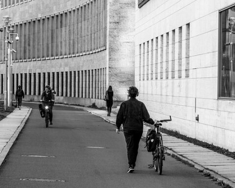 Pedestrian 7164080 640