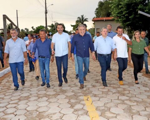 Axixa governador wanderlei barbosa entrega obras orcadas em r 2 milhoes