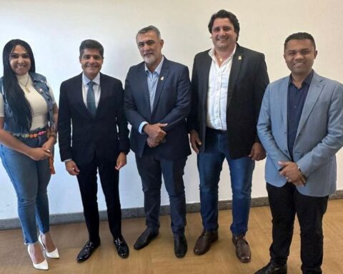 F7ab98b61886a7d81bb61e1bd35c0ae8