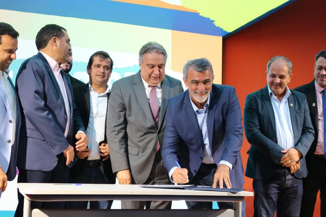 754416e6c1eb44f49471bb2c01d94990