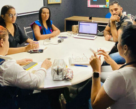 Reuniao durante visita tecnica hraugust sobre seguranca do paciente