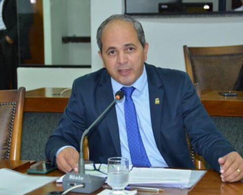 9418288c1914b386347af967f7f92fea