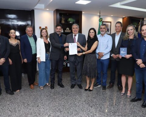 64d5a6cd74d02b7370ffb989461918aa