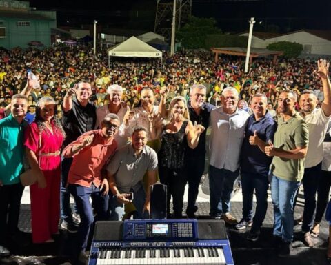 Cover amelio prestigia 34 anos de buriti do tocantins e anuncia emenda para melhorias no campo de futebol 1140x668 9a4f4859