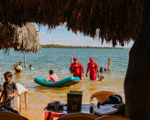 01. operação praia 2023 leva segurança a banhistas e comerciantes nos finais de semanas (1)