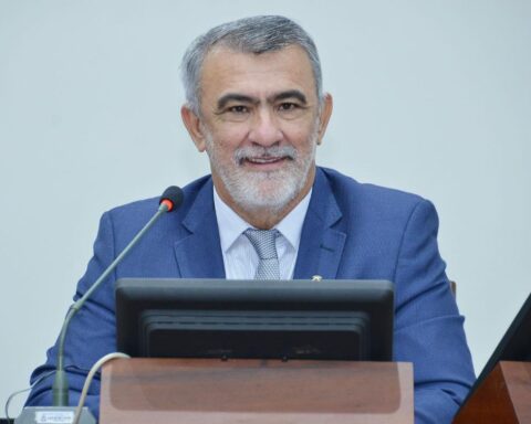 7b0498c888b6691423f16e753f551ceb