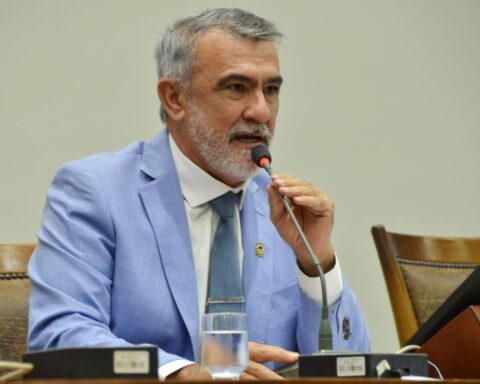 8834f3d5fafe8e3852532697e68c2aad