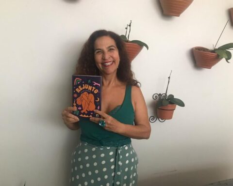 790d7de354704f2f8a5a70a4adaec09c