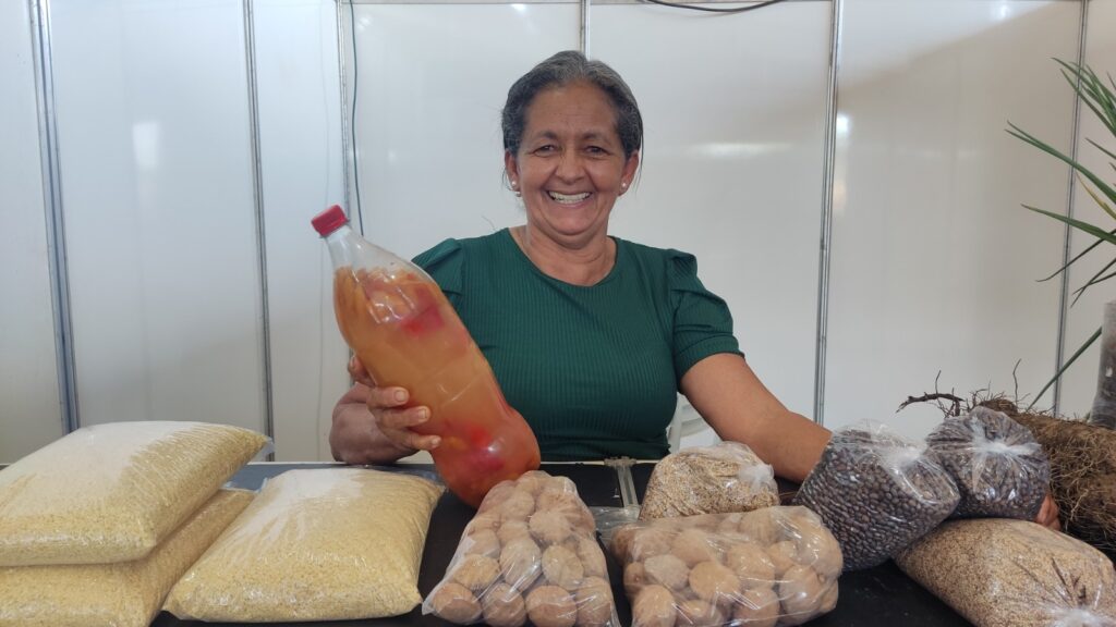 Valorização da mulher rural feira da macaúba