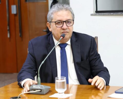 8d3c1cb3260f8c72dade2c637f0a8449