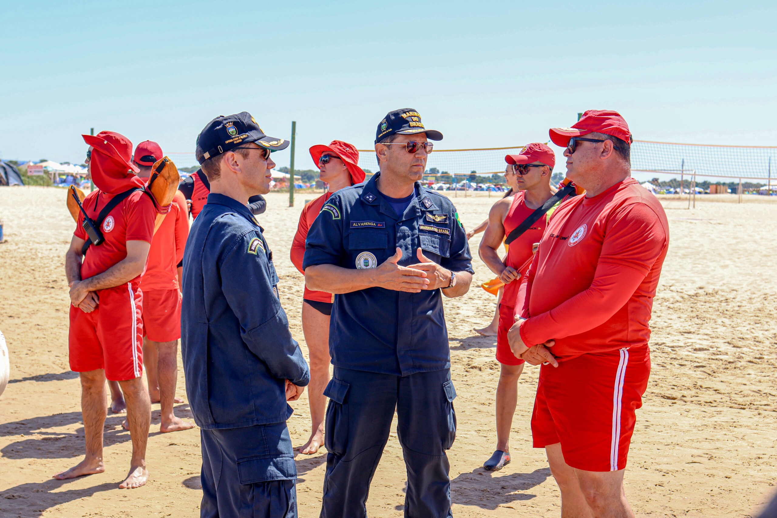 03. coronel ornelas (à direita), com o vice almirante alvarenga, da marinha do brasil