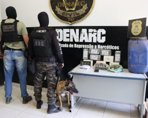 Foto 2 a ação contou com o apoio do núcleo de operações com cães