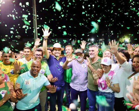 Amelio cayres e gov encerram agenda em augustinópolis ao lado do prefeito antonio do bar