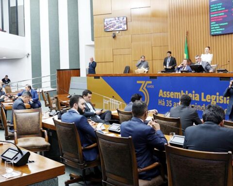 9853cbffb134189c99ab54a4f74c9464