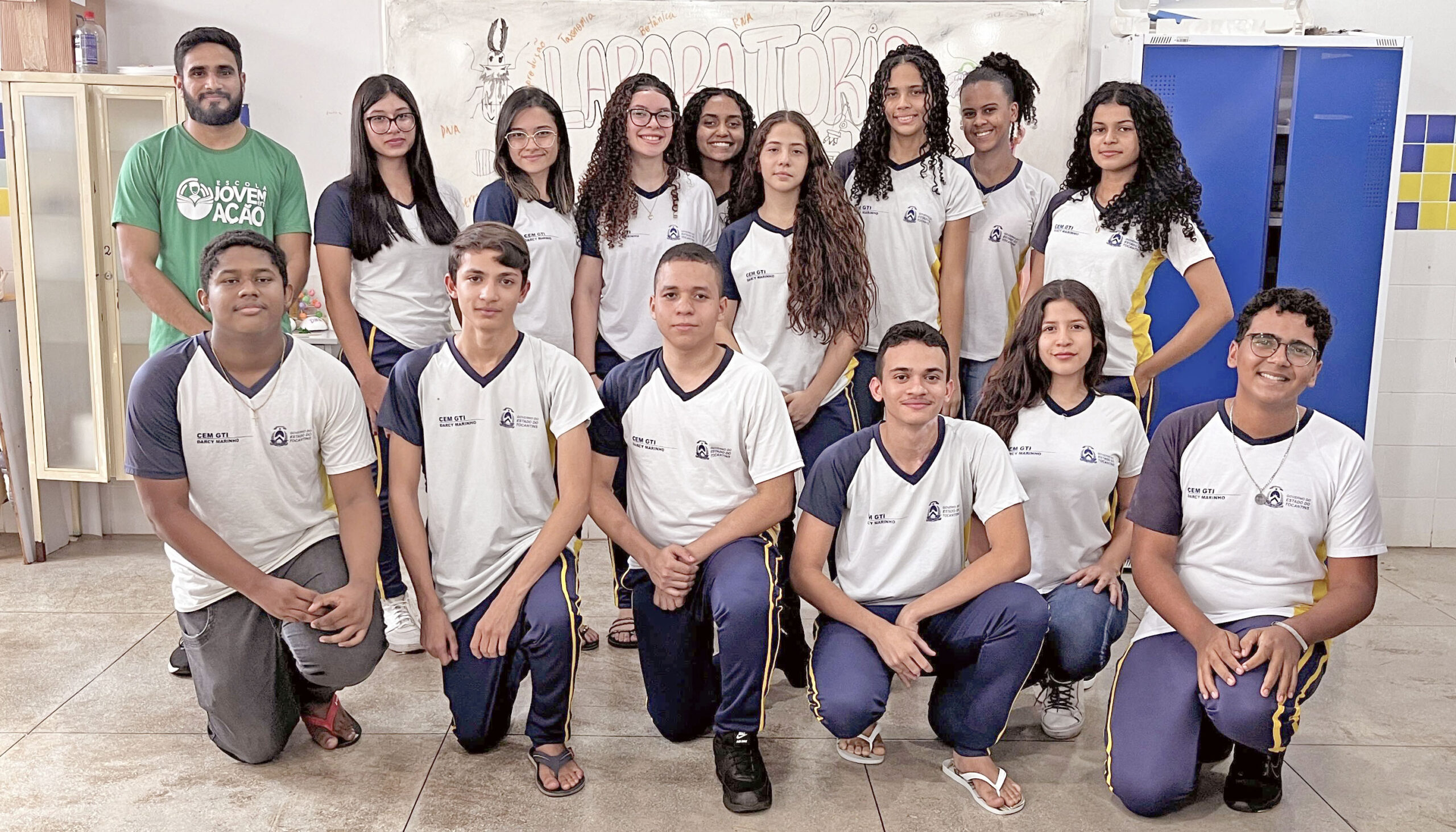 Estudantes medalhistas do cem darcy marinho (1)