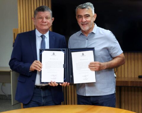 237b3eb0568e01e56fbc9f3e5e23ceb8