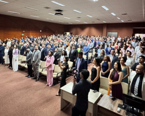 6419ac48a92458f28e401c8a8cda137d