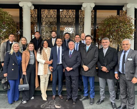 Amelio no forum suica divulgacao.jpeg