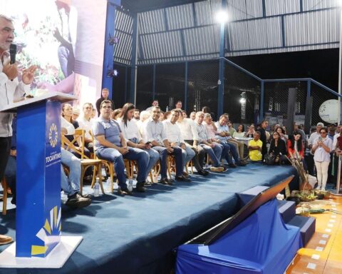 8cf3a9319fba5d22132235bbe7a2f38d