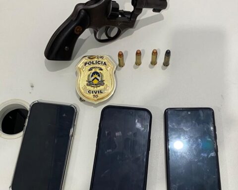 Arma e munições apreendidas divulgação pcto
