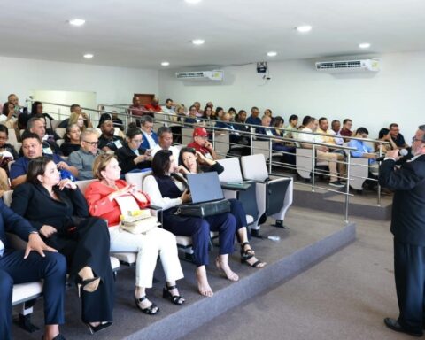 Abertura da caravana do legislativo isis oliveira.jpeg