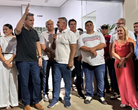 Deputados em evento em wanderlandia foto amanda germiniani.jpg