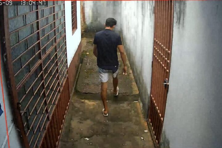 Suspeito flagrado por cameras de seguranca no momento de um dos furtos. 1024x569 1.jpeg