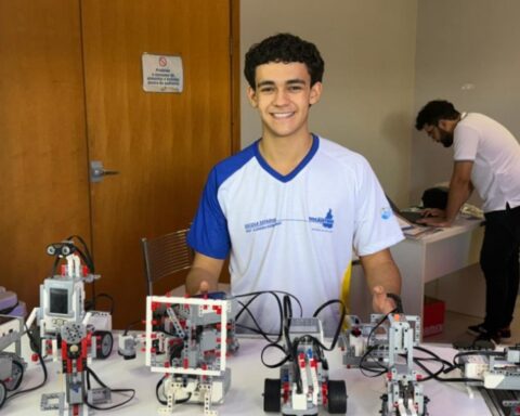 Estudante rede estadual seduc sala robotica ciencias tecnologia.jpg