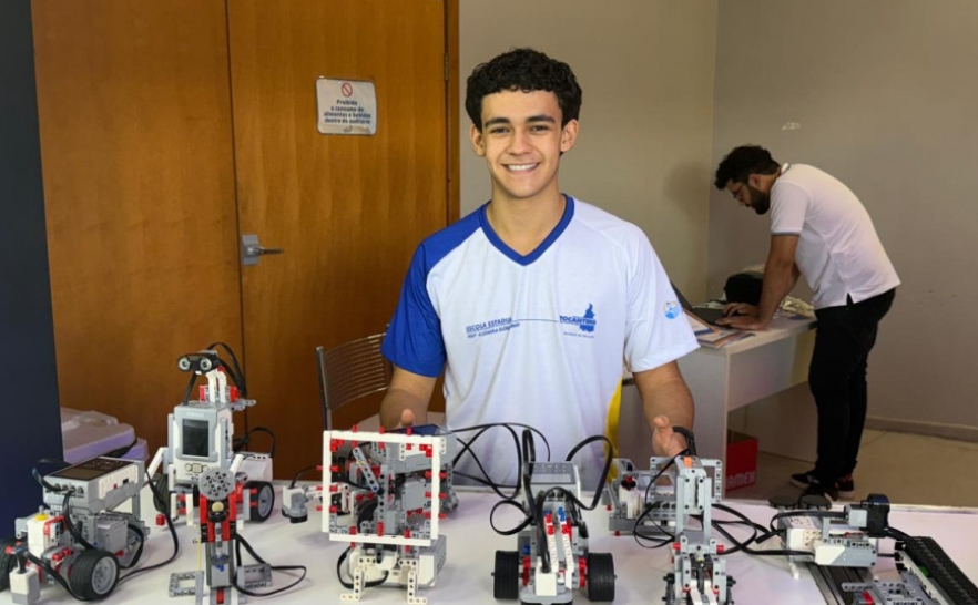 Estudante rede estadual seduc sala robotica ciencias tecnologia.jpg