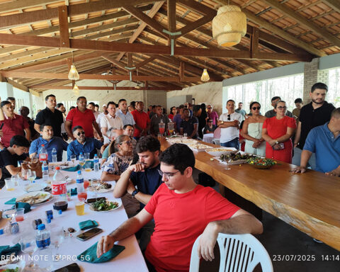 Festa de aniversario o prefeito de axixa dr auri assume oficialmente pre candidatura a deputado estadual 1.jpg