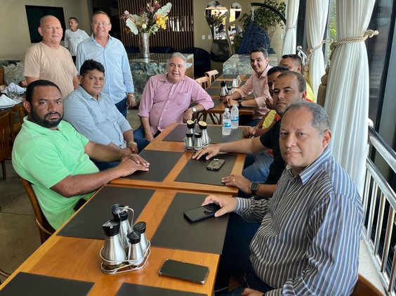 Laurez moreira visitou a colonia de pescadores feira de artesanatos e praia da ponta 4.jpg