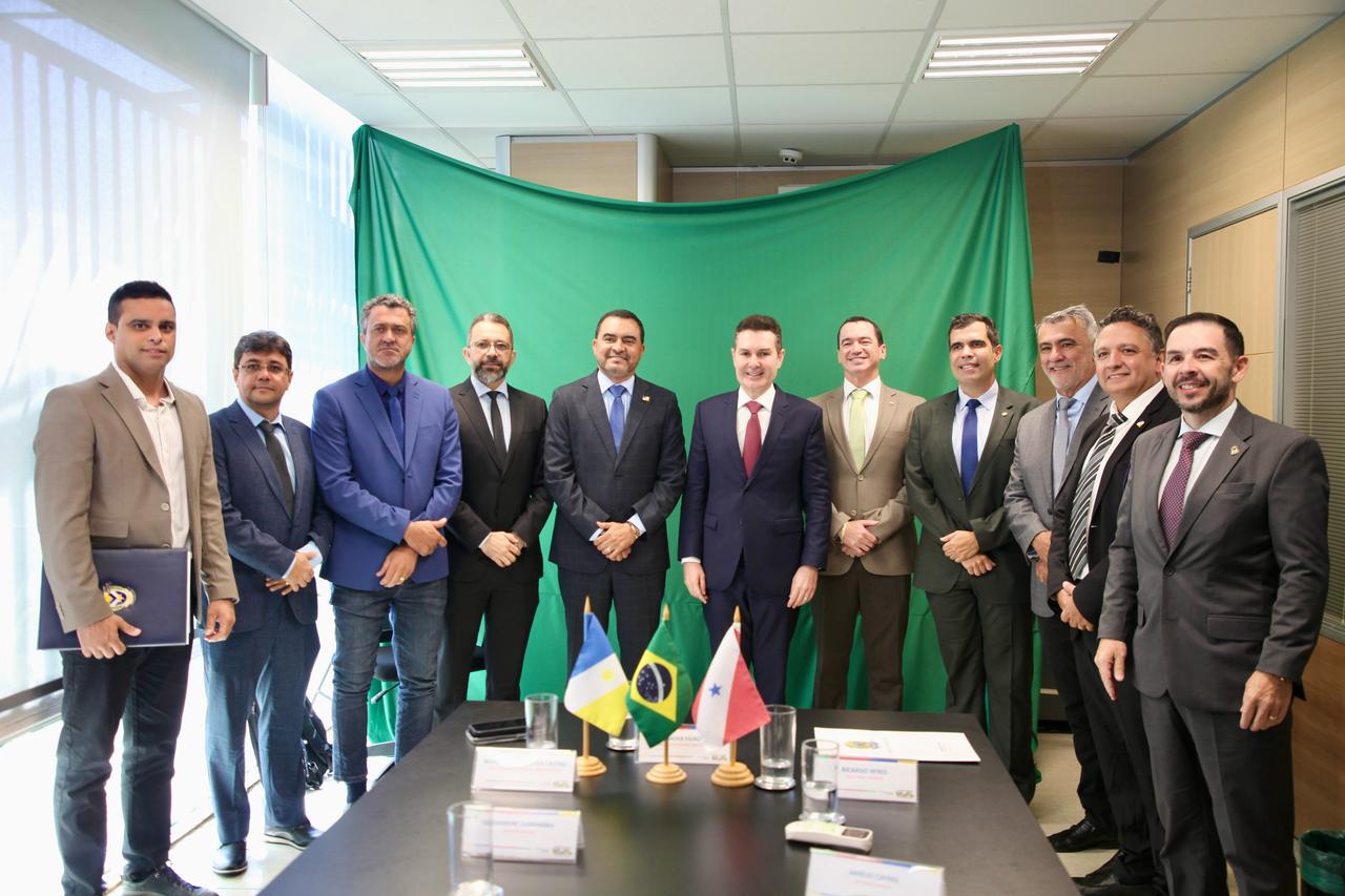 Agenda do presidente amelio cayres em brasilia foto thiago cruz governo do tocantins.jpeg