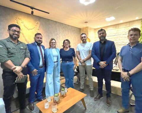 Relatora do pl do zee deputada claudia lelis garante que projeto so sera votado apos amplo dialogo com todos os setores produtivos.jpeg