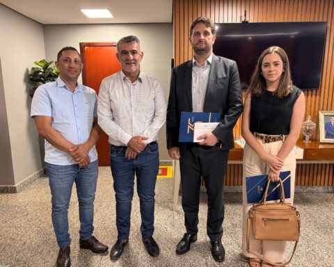 Reuniao com operadora vivo sinal de internet povoado vinte mil.jpeg