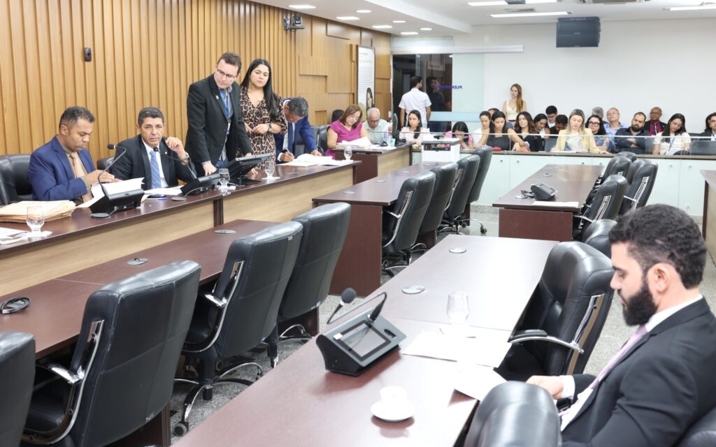 Reuniao da ccj foto koro rocha.jpeg