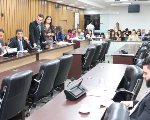 Reuniao da ccj foto koro rocha.jpeg