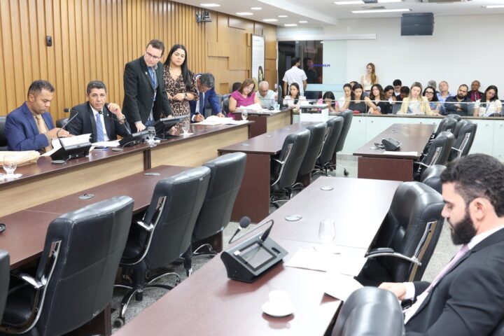 Reuniao da ccj foto koro rocha.jpeg