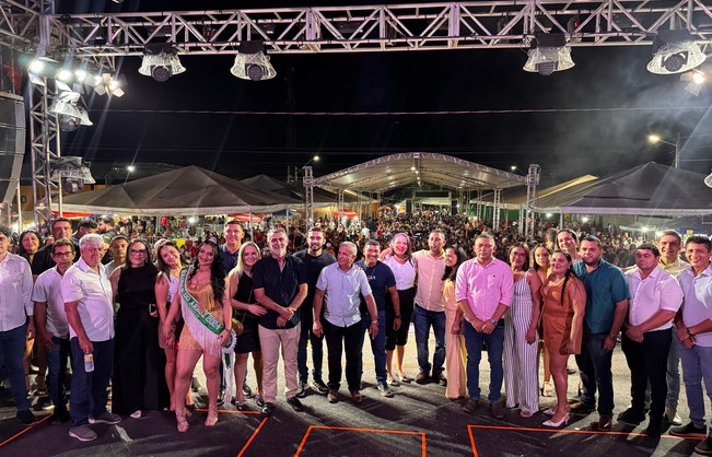 Deputado amelio celebra 22a festa do arroz em carrasco bonito.jpg