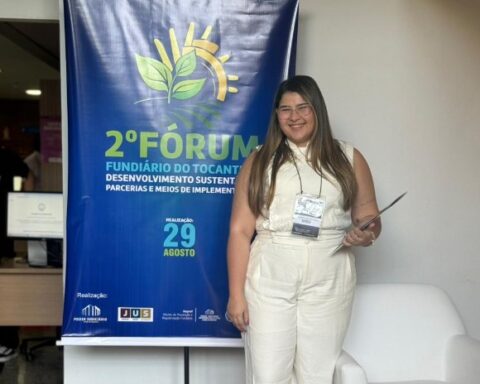 Prefeita de praia norte participa do 2o forum fundiario do tocantins sobre estrategias e desafios da regularizacao fundiaria.jpg