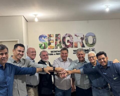 Secretario cesar halum recebe dirigentes naturatins adapec interntins ruraltins fomento pesca e agricultura.jpg