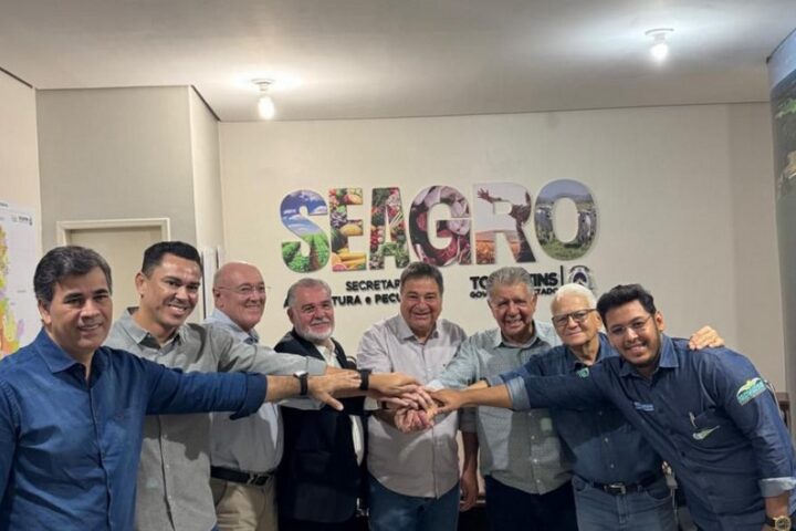 Secretario cesar halum recebe dirigentes naturatins adapec interntins ruraltins fomento pesca e agricultura.jpg