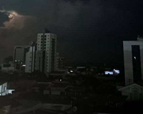 699877ff apagao iniciado no parana atingiu cidades de todo o brasil como olinda pe foto reproducao x @anizio.jpg