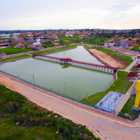 Balneario sr santinho localizado no bairro portal do lago