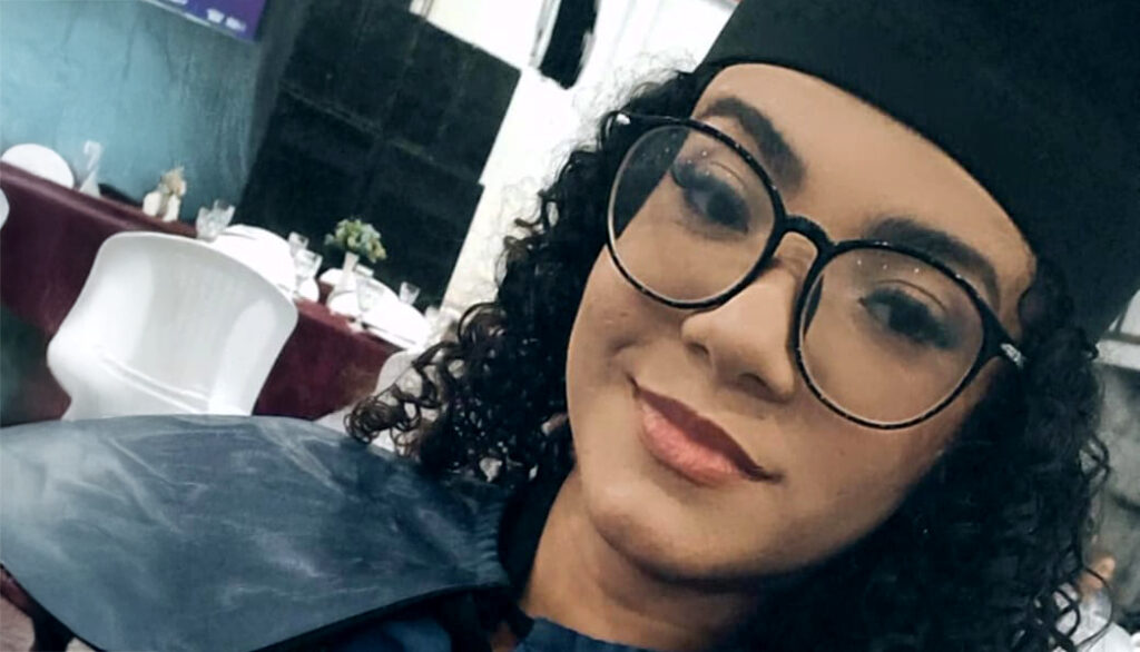 Foto 2 aluna jessica kallyne aprovada no curso de direito unitins