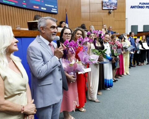 18038dc72cac9bdd29c8a8c9102ee04b