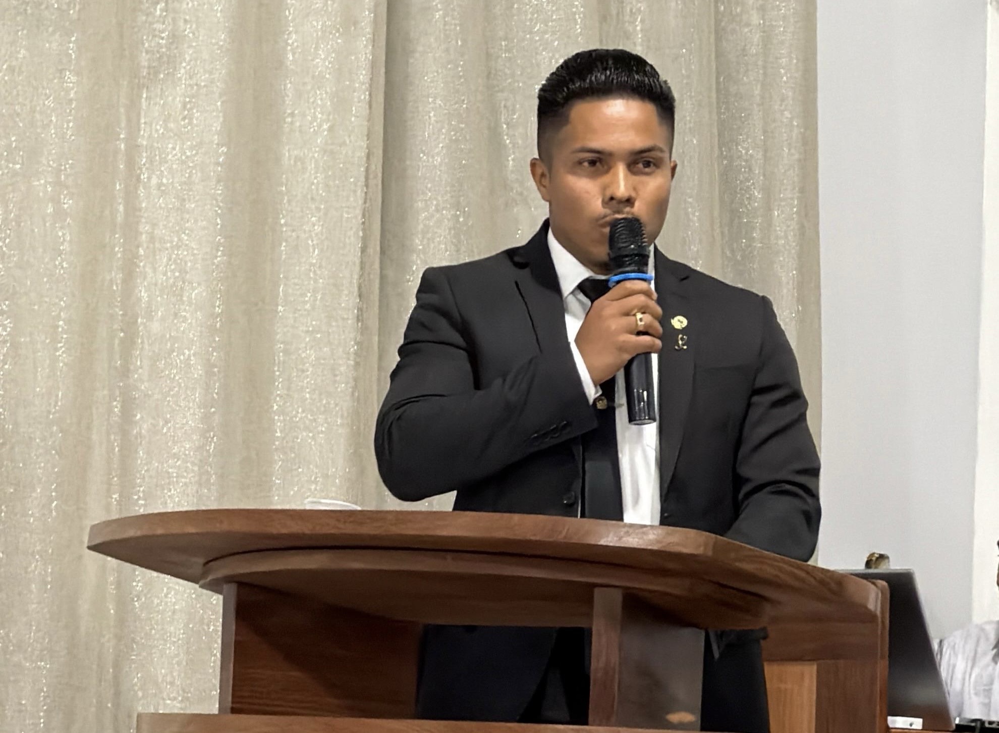 24a10302 8402 4426 a6df de5f0fe4245d.jpg