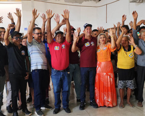 Reuniao politica wanderley milhomens 1 859x420